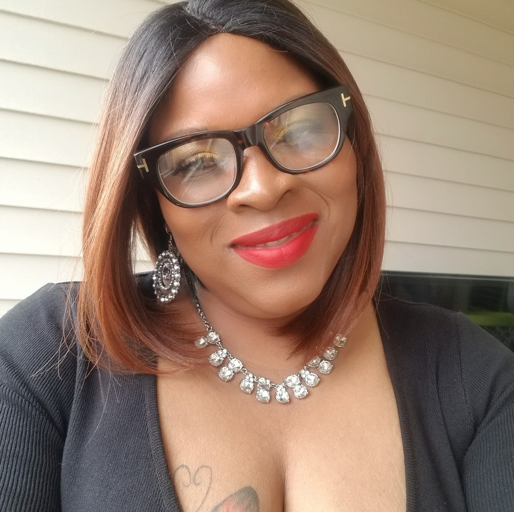 Meet your Posher, Mlena